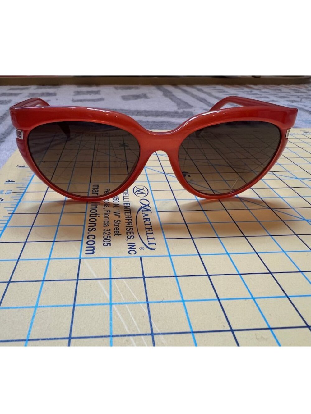 Fendi cat eye sunglasses, red
